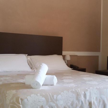 Hotel Relais Del Borgo Staffolo Habitación foto