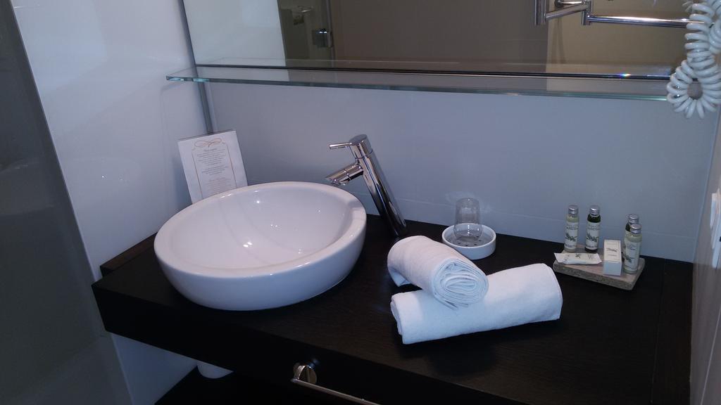 Hotel Relais Del Borgo Staffolo Habitación foto