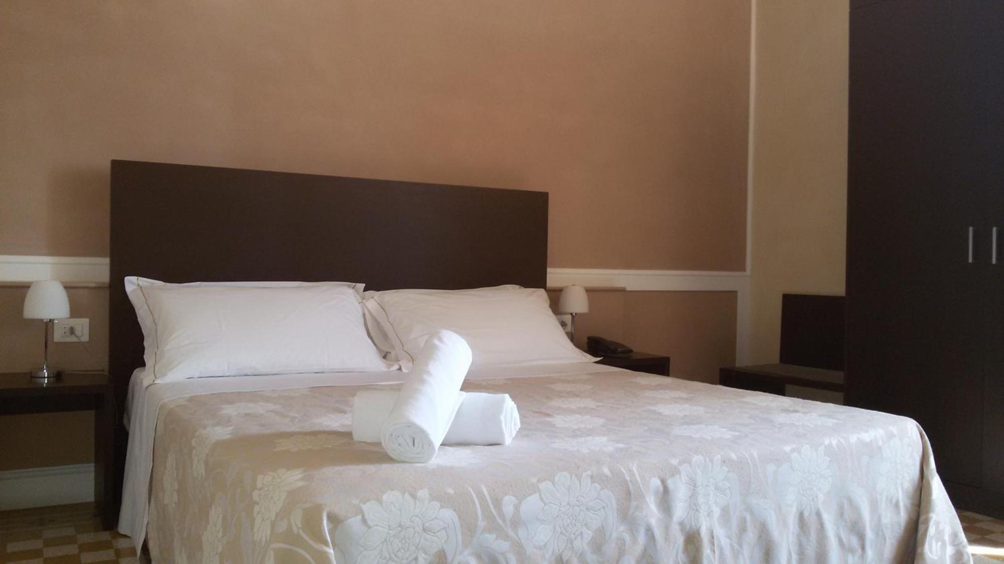 Hotel Relais Del Borgo Staffolo Habitación foto