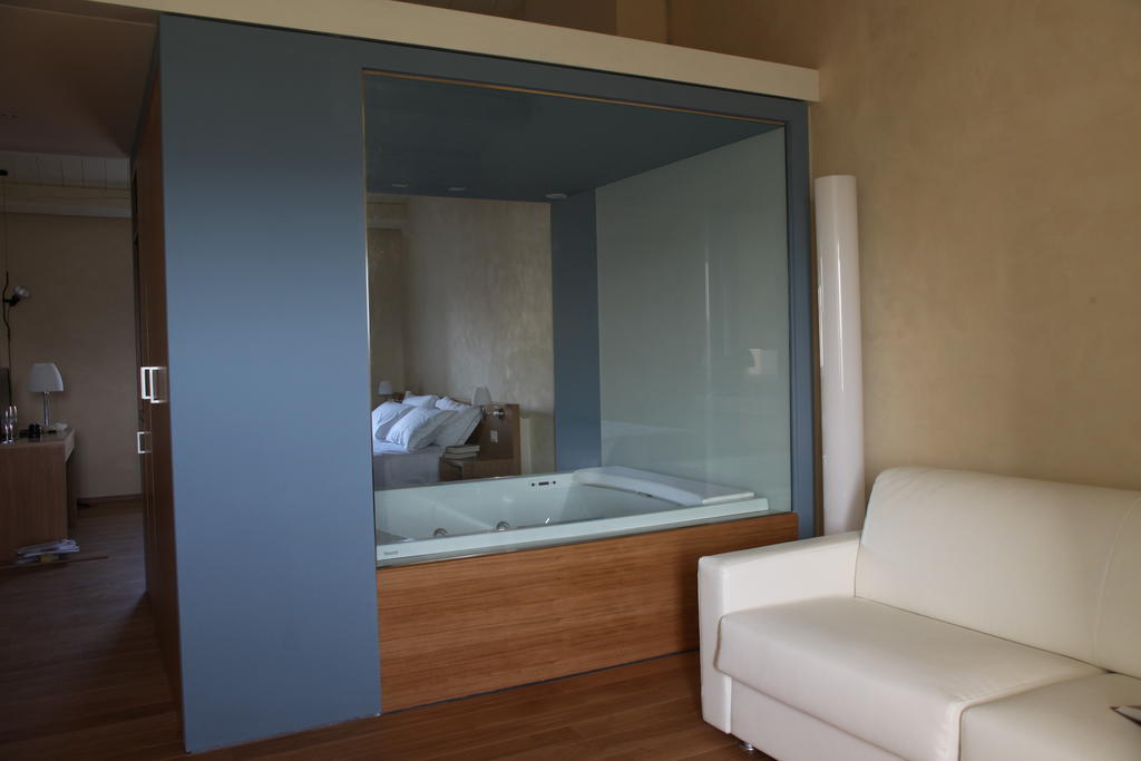 Hotel Relais Del Borgo Staffolo Habitación foto