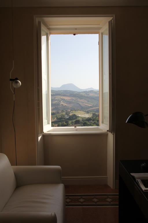 Hotel Relais Del Borgo Staffolo Habitación foto